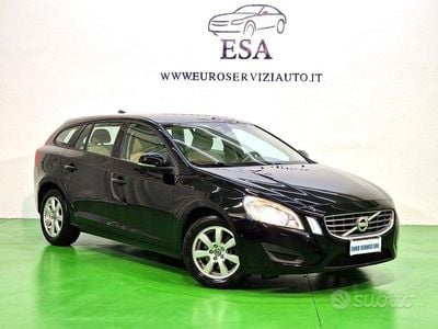 Usata Volvo V60 Kinetic 180 CV (132 kW) 2013 Nero Station wagon