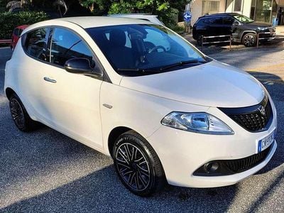 Usata Lancia Ypsilon Silver 69 CV (50 kW) 2023 Bianco Utilitaria