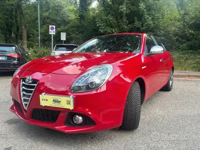 Usata Alfa Romeo Giulietta 105 CV (77 kW) 2014 Rosso Utilitaria