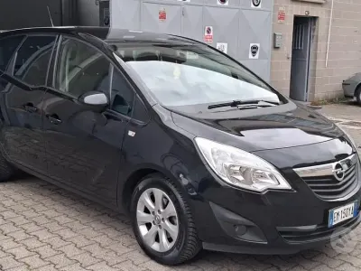 Begagnad Opel Meriva Cosmo 101 HK (74 kW) 2012 Svart Minibuss
