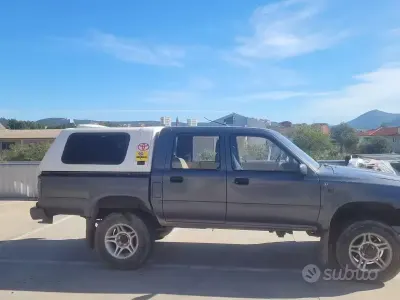 Usata Toyota HiLux 83 CV (61 kW) 1990 Pick-up