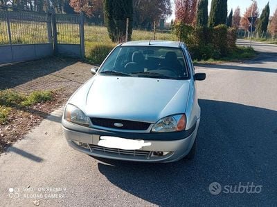 Usata Ford Fiesta Ambiente 75 CV (55 kW) 2002 Grigio Berlina