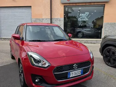 Usata Suzuki Swift 90 CV (66 kW) 2019 Rosso Utilitaria