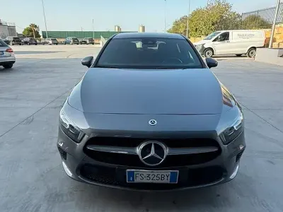 Usata Mercedes A180 136 CV (100 kW) 2019 Grigio Berlina