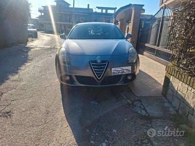 Usata Alfa Romeo Giulietta Distinctive 120 CV (88 kW) 2014 Grigio Utilitaria