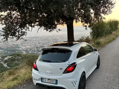 Usata Opel Corsa OPC 192 CV (141 kW) 2010 Utilitaria