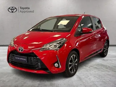 Usata Toyota Yaris Active 72 CV (52 kW) 2018 Rosso Berlina