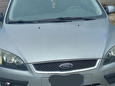Usata Ford Focus 100 CV (73 kW) 2005 Grigio Berlina