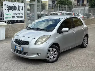 Brugt Toyota Yaris Sol 90 HK (66 kW) 2007 Grå Hatchback