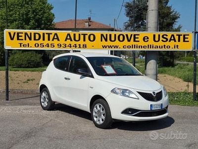 Usata Lancia Ypsilon Gold 85 CV (62 kW) 2016 Bianco Utilitaria