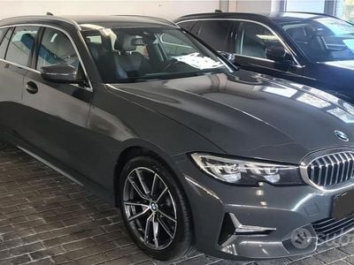 Usata BMW 318 Luxury Line 150 CV (110 kW) 2022 Grigio Station wagon