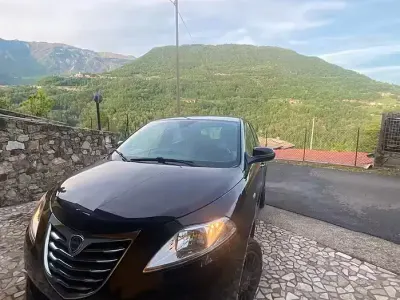 Usata Lancia Ypsilon 80 CV (58 kW) 2013 Utilitaria