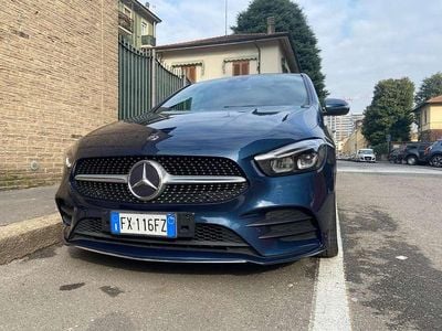 Usata Mercedes B200 Premium 150 CV (110 kW) 2019 Blu/azzurro Monovolume