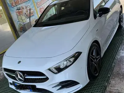 Usado Mercedes A180 Premium 116 CV (85 kW) 2021 Blanco Berlina