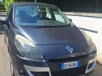 Usata Renault Scénic III Dynamique 110 CV (80 kW) 2009 Monovolume