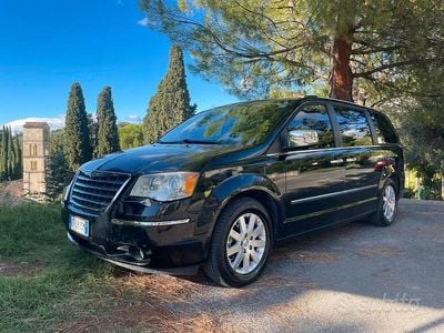 Usata Chrysler Grand Voyager 163 CV (119 kW) 2008 Nero Monovolume