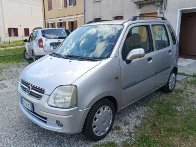 Usata Opel Agila Club 58 CV (42 kW) 2002 Argento Monovolume