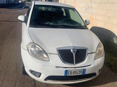 Usata Lancia Ypsilon 77 CV (56 kW) 2010 Bianco Utilitaria