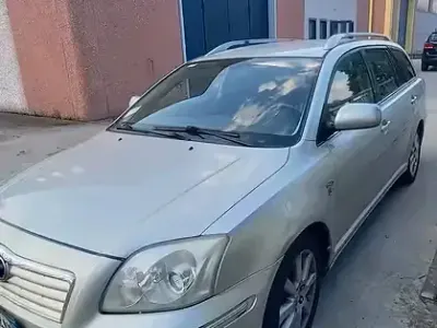 Usata Toyota Avensis