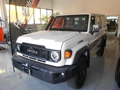 Nuova Toyota Land Cruiser 231 CV (169 kW) 2026 Bianco SUV