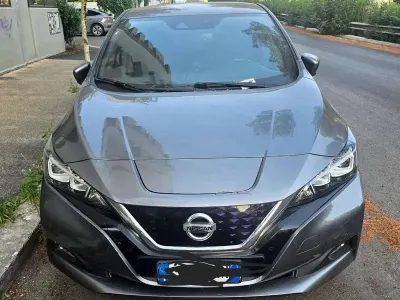 Usata Nissan Leaf Acenta 89 kW (122 CV) 2023 Grigio Utilitaria