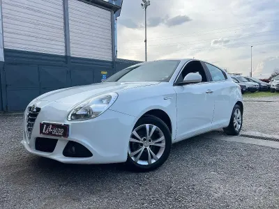 Second-hand Alfa Romeo Giulietta Business 105 CP (77 kW) 2013 Alb Hatchback