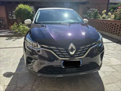 Usata Renault Captur Initiale Paris 154 CV (113 kW) 2020 Viola SUV