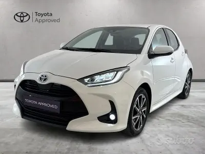 Usata Toyota Yaris Hybrid Trend 92 CV (67 kW) 2022 Bianco Berlina
