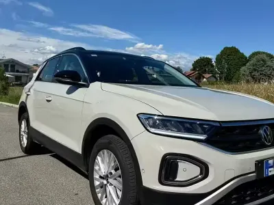 Usata VW T-Roc 110 CV (80 kW) 2023 Grigio SUV