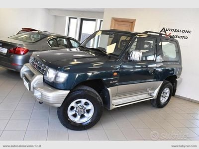 Usata Mitsubishi Pajero 99 CV (72 kW) 2000 Verde SUV
