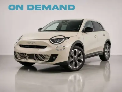 Usata Fiat 600E La Prima 114 kW (156 CV) 2024 Diverse colorazioni Berlina