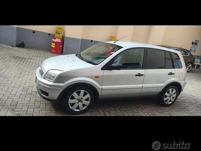 Usata Ford Fusion 80 CV (58 kW) 2004 Utilitaria