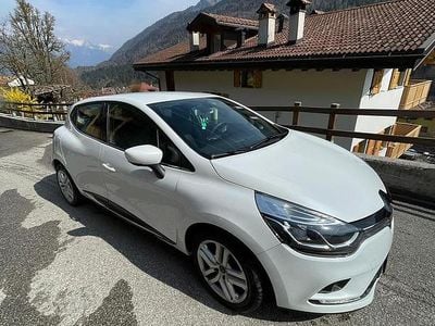 Käytetty Renault Clio IV 75 HP (55 kW) 2017 Valkoinen Sedan
