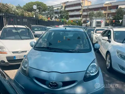 Usata Toyota Aygo Sol 68 CV (50 kW) 2007 Blu Utilitaria