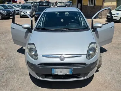 Usata Fiat Grande Punto 69 CV (50 kW) 2010 Beige Utilitaria