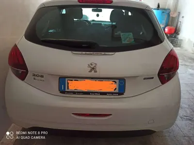 Usata Peugeot 208 Active 75 CV (55 kW) 2016 Bianco Utilitaria