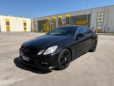 Usata Mercedes E250 AMG 201 CV (147 kW) 2010 Nero Coupé
