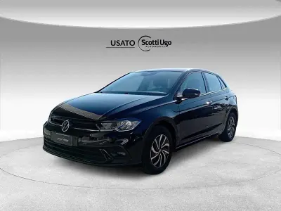Usata VW Polo Life 95 CV (69 kW) 2023 Nero Utilitaria