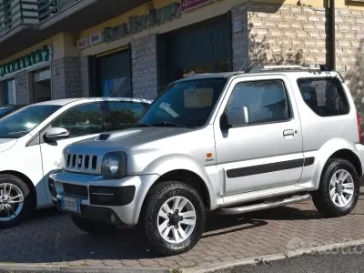 Usata Suzuki Jimny 86 CV (63 kW) 2010 Grigio SUV