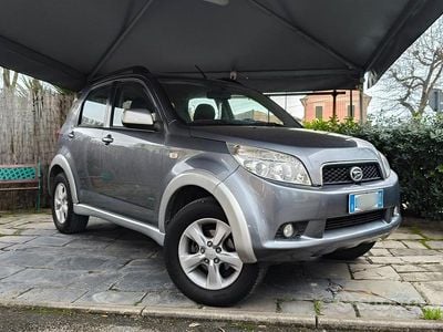 Usata Daihatsu Terios 105 CV (77 kW) 2006 Grigio SUV