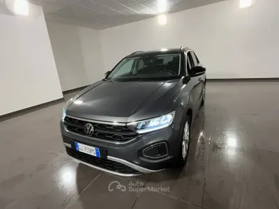 Usata VW T-Roc Life 116 CV (85 kW) 2022 Argento SUV