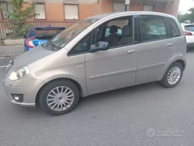 Occasion Lancia Musa 95 PK (69 kW) 2011 Grijs MPV