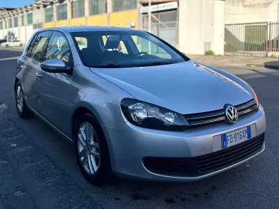 Usata VW Golf VII Edition 105 CV (77 kW) 2012 Grigio Berlina