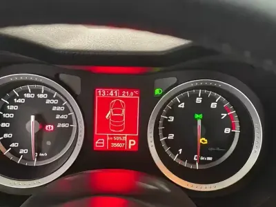 Usata Alfa Romeo Spider 125 CV (91 kW) 2010 Rosso Cabrio