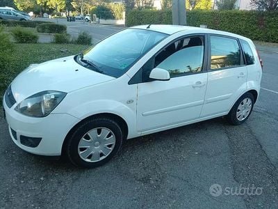 Occasion Ford Fiesta 68 ch (50 kW) 2008 Blanc Citadine