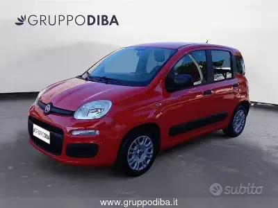 Usata Fiat Panda Pop 69 CV (50 kW) 2018 Rosso Utilitaria