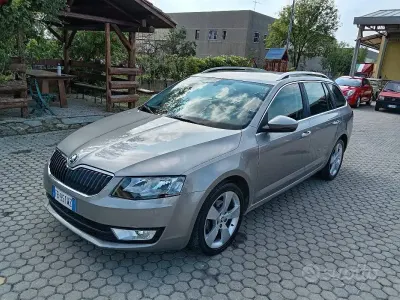 Usata Skoda Octavia Executive 110 CV (80 kW) 2015 Grigio Station wagon
