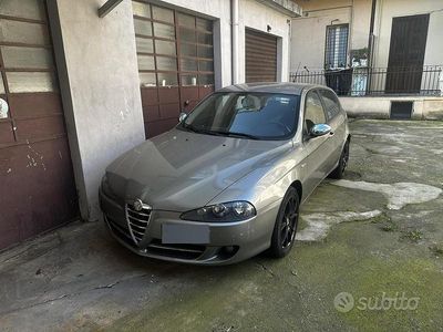 Usata Alfa Romeo 147 150 CV (110 kW) 2007 Grigio Utilitaria