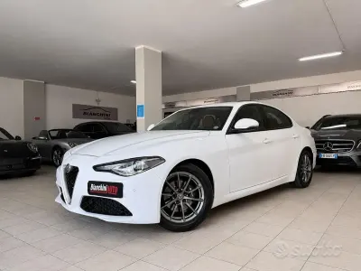 Usata Alfa Romeo Giulia Business 180 CV (132 kW) 2017 Bianco Berlina