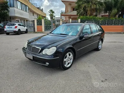 Usata Mercedes C220 Avantgarde 143 CV (105 kW) 2004 Nero Station wagon
